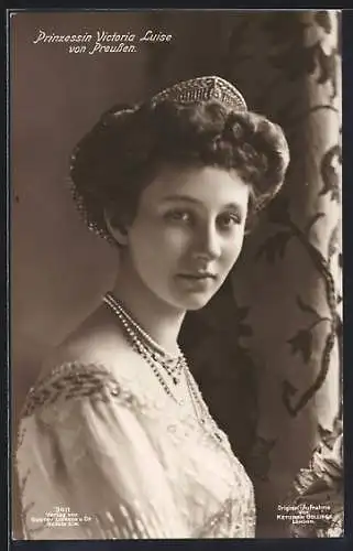 AK Prinzessin Victoria Luise von Preussen mit hochgesteckter Frisur