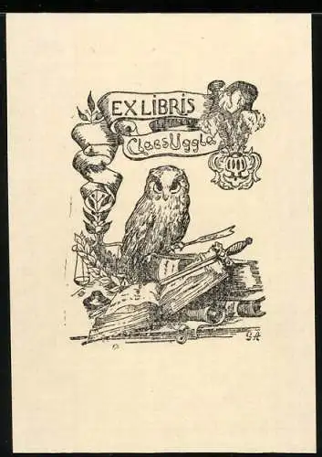 Exlibris Claes Uggla, Eule mit Schreibfeder auf Büchern sitzend, Ritterhelm