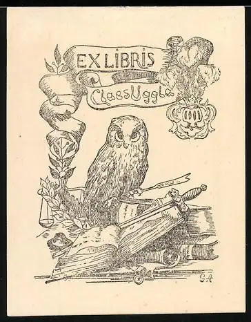 Exlibris Claes Uggla, Eule mit Schreibfeder auf Büchern sitzend, Ritterhelm