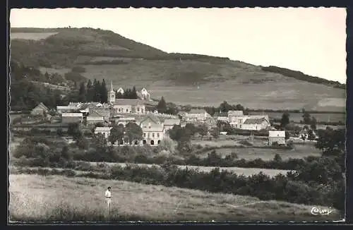 AK Sommant, Vue générale du village et des collines environnantes