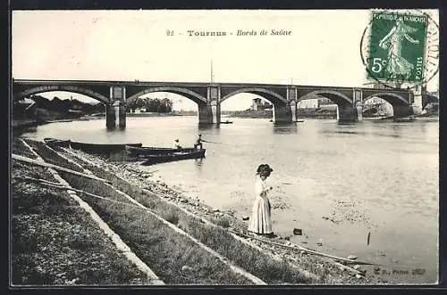 AK Tournus, Bords de Saône et pont en arrière-plan