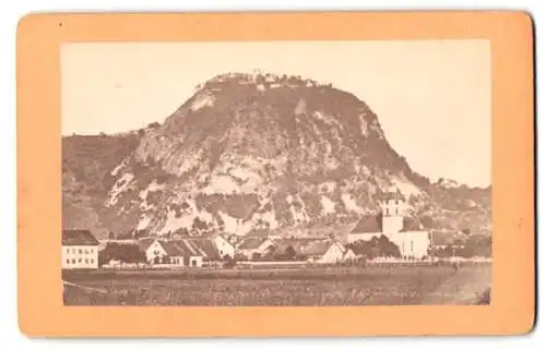 Fotografie unbekannter Fotograf, Ansicht Singen-Hohentwiel, Panorama mit Kirche