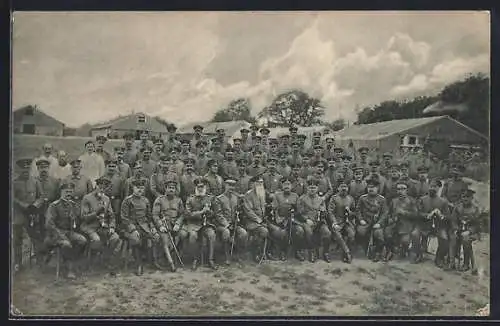 AK Germersheim, Kriegsgefangenen-Lager, Soldaten in Uniform