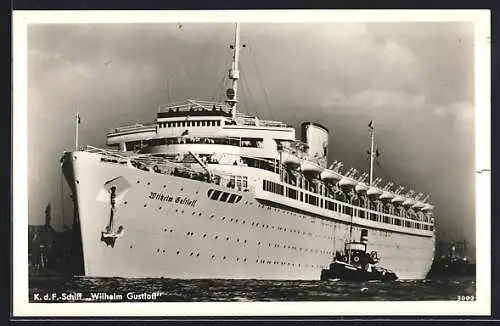 AK K.d.F.-Schiff Wilhelm Gustloff sticht in See