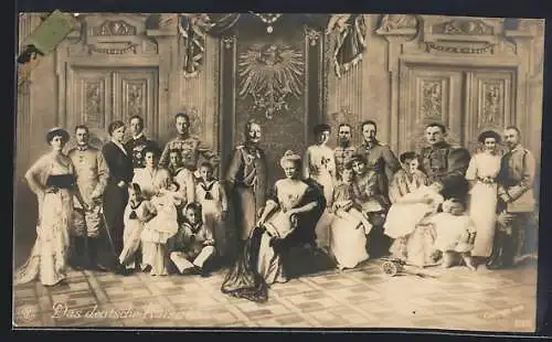 AK Das deutsche Kaiserhaus, Familienfoto aller Kinder und Kaiser Wilhelm