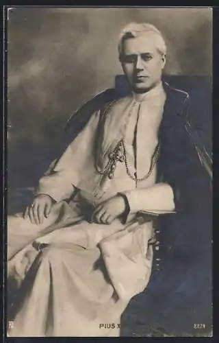 AK Papst Pius X., Portrait im Sitzen