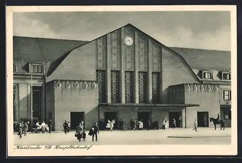 AK Karlsruhe, Hauptbahnhof mit Passanten