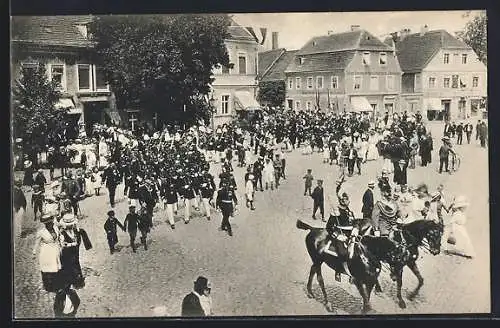AK Lübben, Schützenfest, Festzug durch den Stadtkern