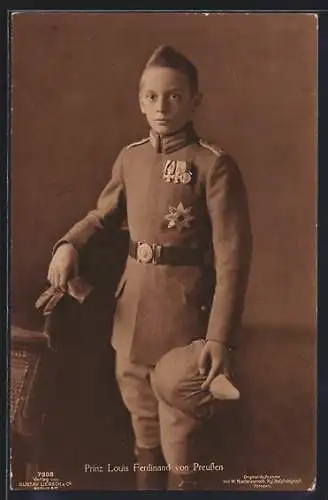 AK Prinz Louis Ferdinand von Preussen in Uniform mit Ordenspange