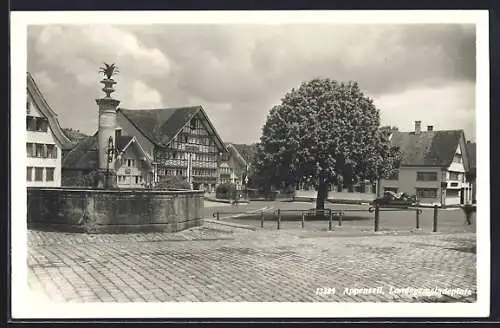 AK Appenzell, Landsgemeindeplatz mit Gasthof Säntis und Brunnen