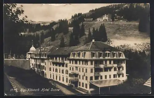 AK Rigi-Klösterli, Hotel Sonne mit Berglandschaft