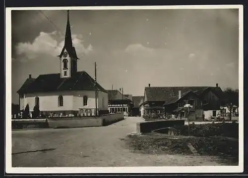 AK Rickenbach /ZH, Kirche mit Friedhof und Strassenpartie