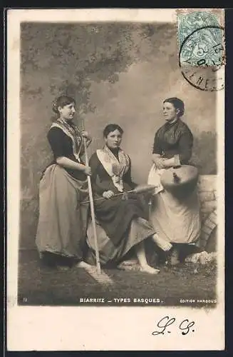 AK Trois jeunes femmes, Baskenland / Basques