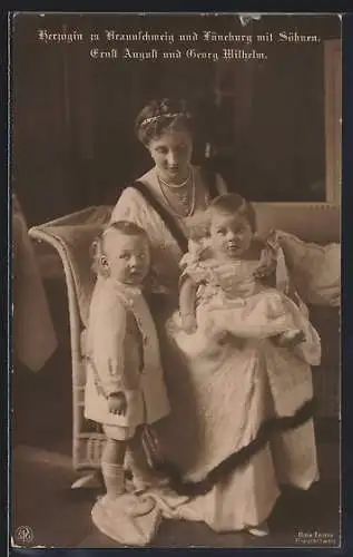 AK Victoria Louise Herzogin von Braunschweig mit Söhnen Ernst August und Georg Wilhelm