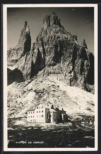 AK Rifugio dei Vaiolet, Ortsansicht im Sonnenschein