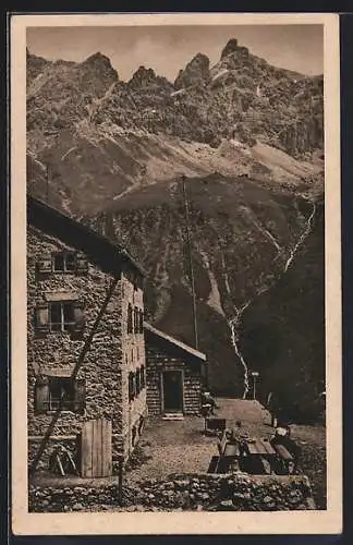 AK Kempter-Hütte, Berghütte mit Krottenspitzen in den Allgäuer Alpen