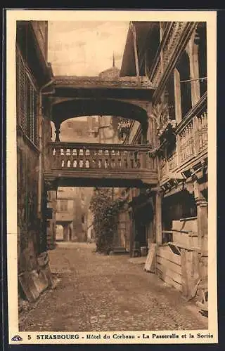 AK Strassburg, Gasthaus zum Raben, Ausgang m. Verbindungssteg