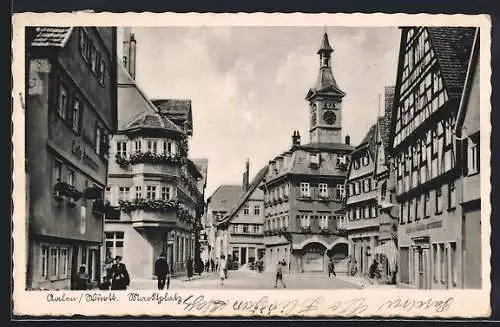 AK Aalen /Württ., Strasse am Marktplatz mit Rathaus