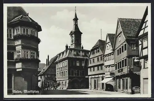 AK Aalen, Strasse am Marktplatz mit Rathaus