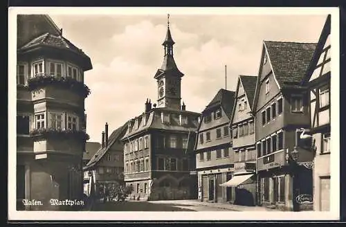 AK Aalen, Marktplatz mit Rathaus, Strassenpartie