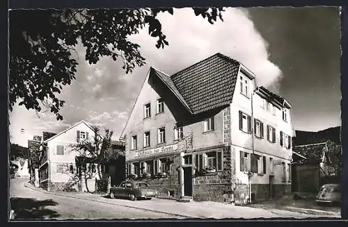 AK Loffenau /Schwarzwald, Gasthof Krone O. Schweikart mit Strasse