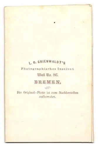 Fotografie L. O. Grienwaldt, Bremen, Wall No. 86, eleganter Herr mit Zylinder