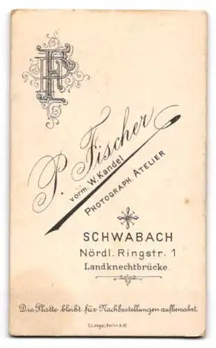 Fotografie P. Fischer, Schwabach, Nördliche Ringstrasse 1, Dame mit Spazierstock in eleganter Jacke