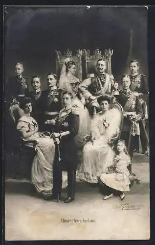 Künstler-AK Die Herrscherfamilie um Kaiser Wilhelm II. und Kaiserin Auguste Victoria