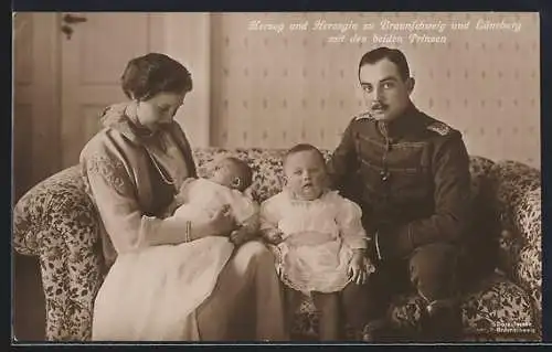 AK Ernst August Herzog von Braunschweig mit Herzogin und beiden Prinzen