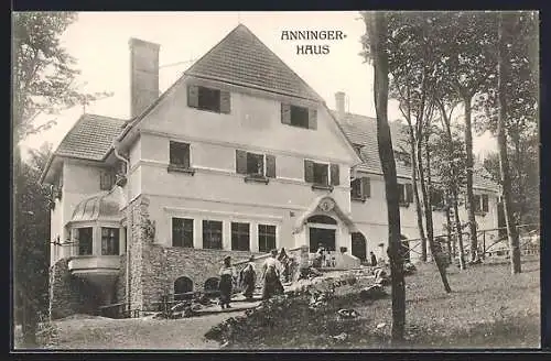 AK Anninger-Haus, Ansicht mit Gästen