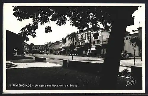 AK Peyrehorade, Un coin de la Place Aristide Briand