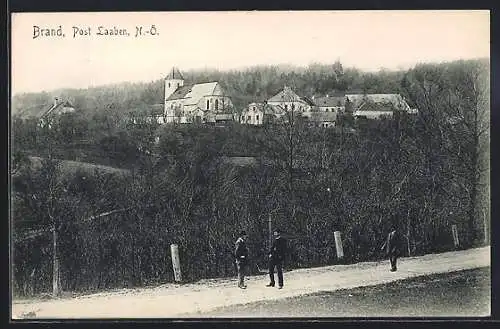 AK Brand /Laaben, Ortsansicht mit der Kirche