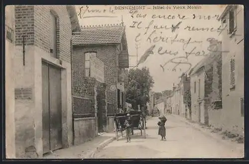 AK Dennemont, Hôtel du Vieux Moulin et scène de rue animée