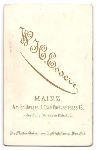 Fotografie W. H. Esser, Mainz, Am Boulevard I, Porträt eines Herren mit markantem Schnurrbart