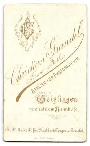 Fotografie Christian Grandel, Geislingen, Porträt eines Mannes im Anzug