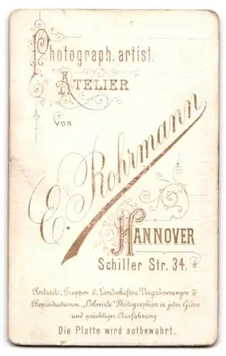 Fotografie E. Rohrmann, Hannover, Schillerstrasse 34, Porträt eines eleganten Herrn