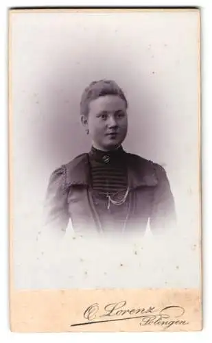 Fotografie Otto Lorenz, Solingen, Kaiserstr 259, Porträt einer jungen Frau