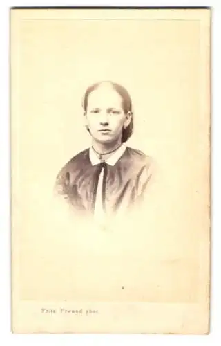 Fotografie Fritz Freund, Braunschweig, Hohe Nr. 27, Porträt einer jungen Frau