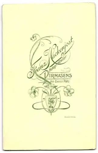 Fotografie Franz Hackenjost, Pirmasens, Am Exercir Platz, Zwei Kinder in Sonntagskleidung