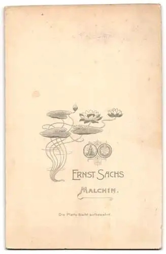 Fotografie Ernst Sachs, Malchin i. M., Porträt eines Mannes mit imposantem Schnurrbart