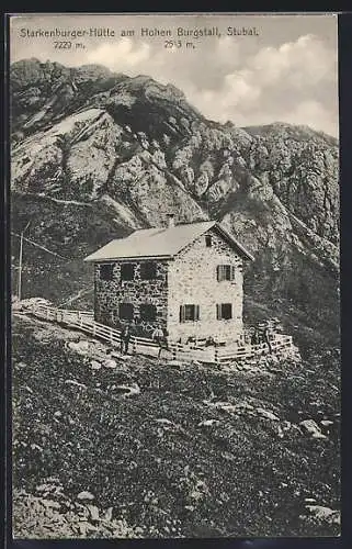 AK Starkenburger-Hütte a. Hohen Burgstall, Leute vor der Berghütte