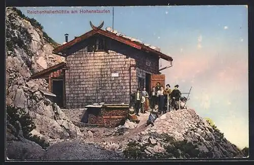 AK Reichenhallerhütte am Hohenstaufen, Motiv mit Gästen