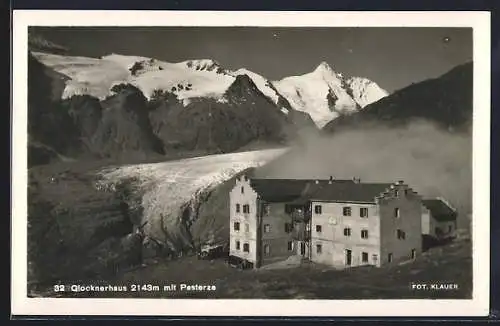 AK Glocknerhaus, Ansicht mit Pasterze, Autos an der Berghütte