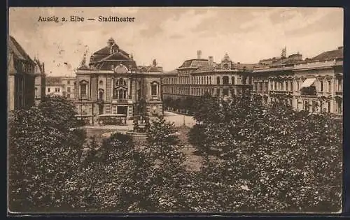 AK Aussig / Usti, Stadttheater mit Strassenbahn