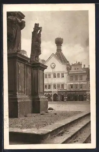 AK Leitmeritz / Litomerice, Pestsäule mit dem Kelchhaus