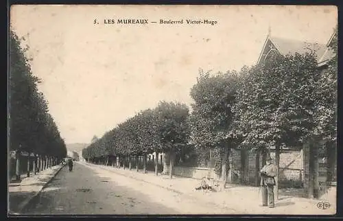 AK Les Mureaux, Boulevard Victor-Hugo