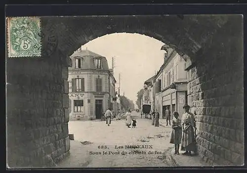 AK Les Mureaux, Sous le Pont du chemin de fer