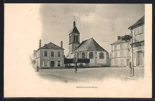 AK Dammartin-en-Serve, Vue de l`église et de la place principale