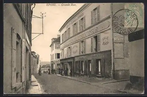 AK Épône, Vue de la Grande Rue avec bâtiments et passants