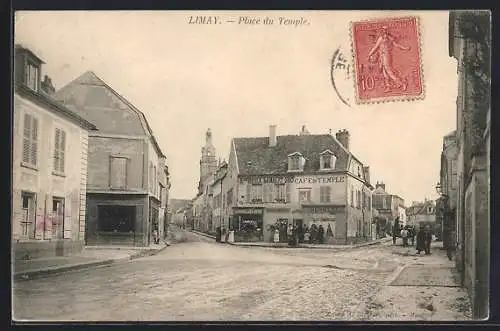 AK Limay, Place du Temple avec café et passants